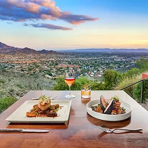 Private Corner Of -- ½ Mile Walk To Nature Trails At N. Mtn. Preserve! Holiday home Phoenix